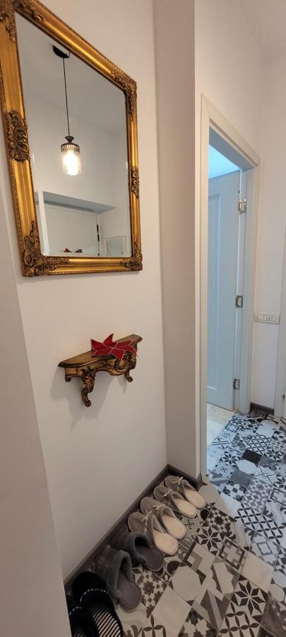 Garsoniera C&L Appartement Petroşani Buitenkant foto